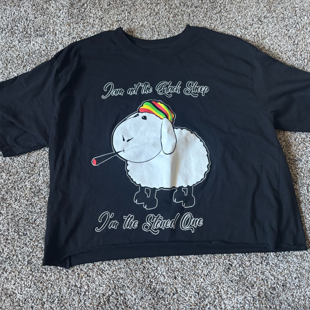 Price check La Preloved women’s size xtra large crop top black stoner shirt